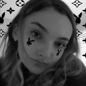 Meet your Posher, Amelia